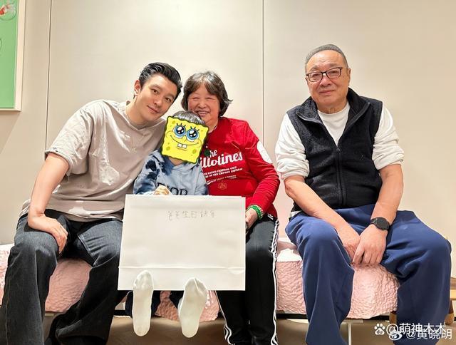 黄晓明叶珂复合感情升温！被曝同居还一起出国旅行