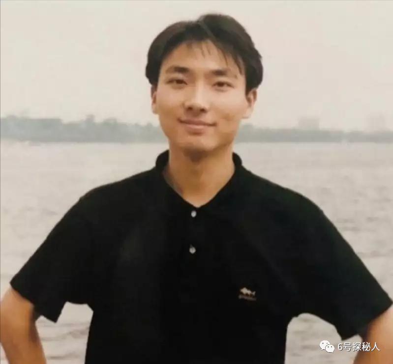 世上男人千千万，康辉这样的最罕见，难怪撒贝宁都自愧不如