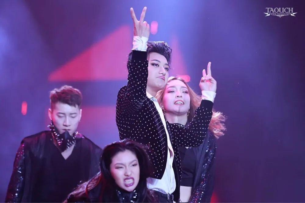 糊成这样，还不是自己作的……