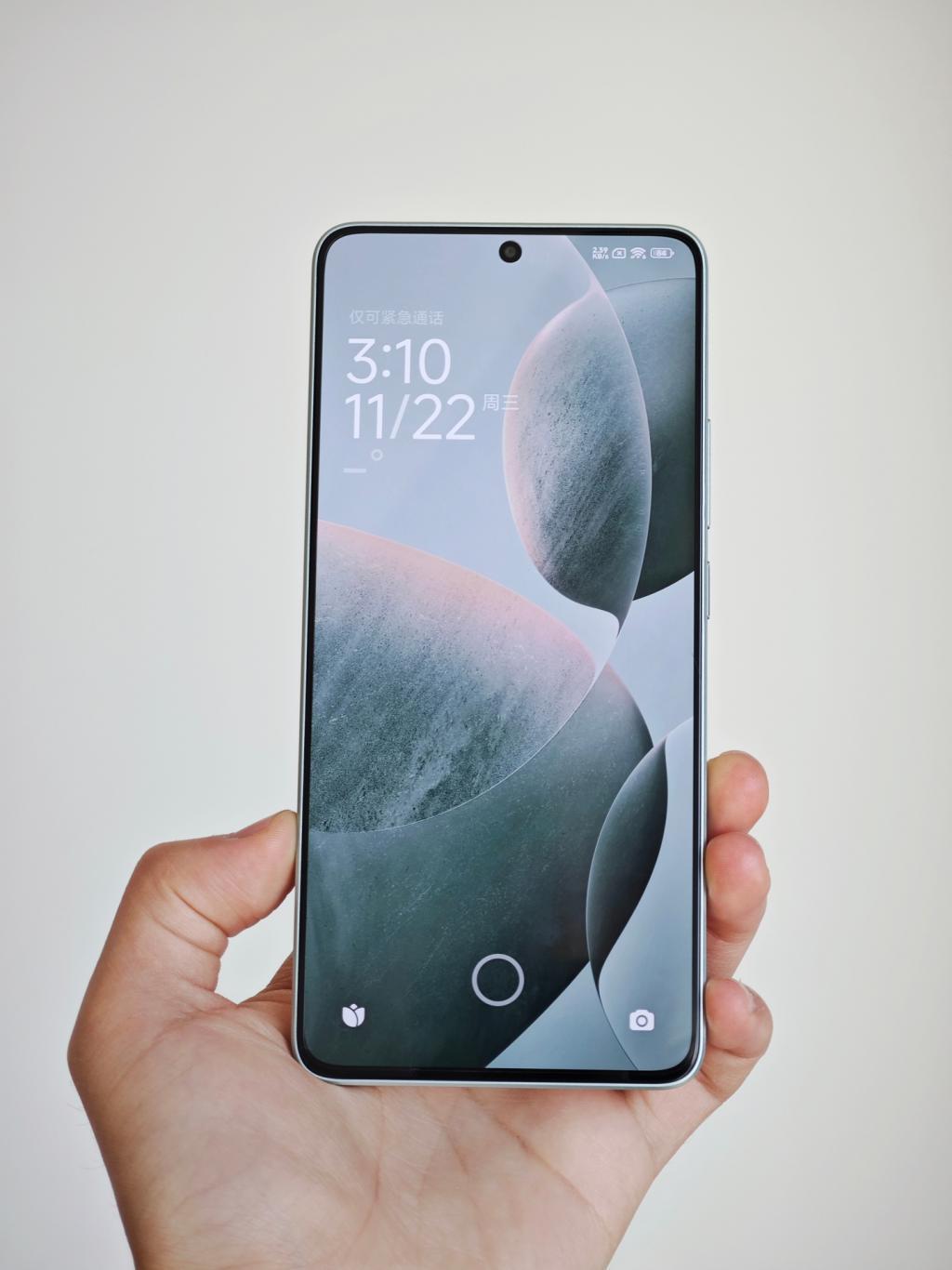 Redmi K70E 手机真机曝光，屏幕边框控制出色