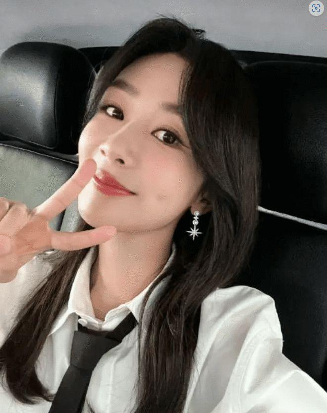 奇葩说选手大王官宣生女！闺蜜杨紫送祝福