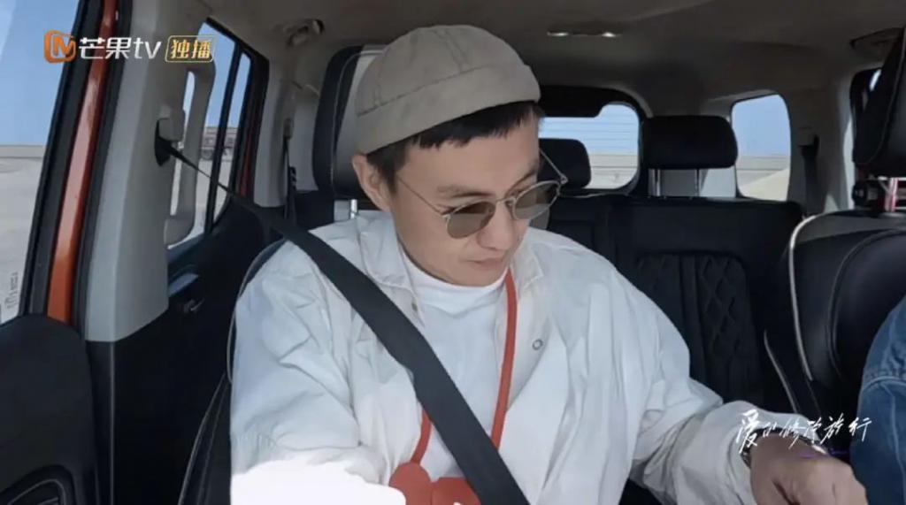 周一围的爱仅朱丹可见？