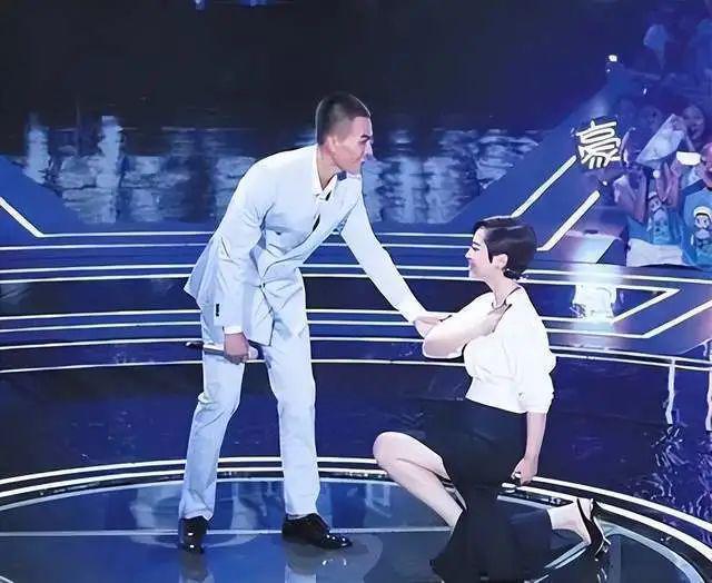 全员被嘲，活该？
