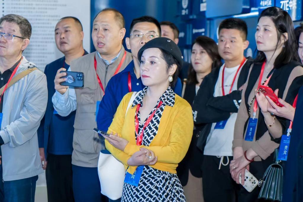 中国人工智能与产业应用正进行着一场“双向奔赴”