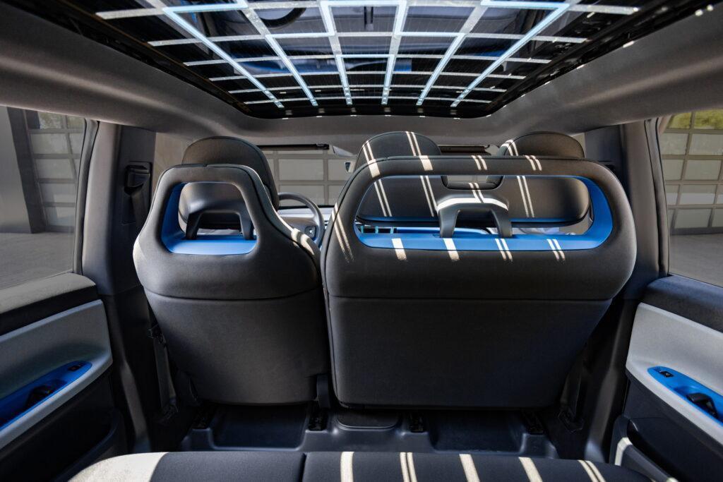 Fisker Pear 纯电紧凑型 SUV 量产版发布，采用“透明 A 柱”设计