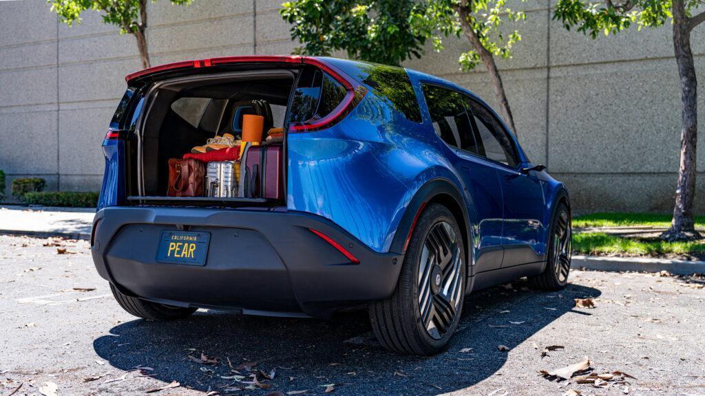 Fisker Pear 纯电紧凑型 SUV 量产版发布，采用“透明 A 柱”设计