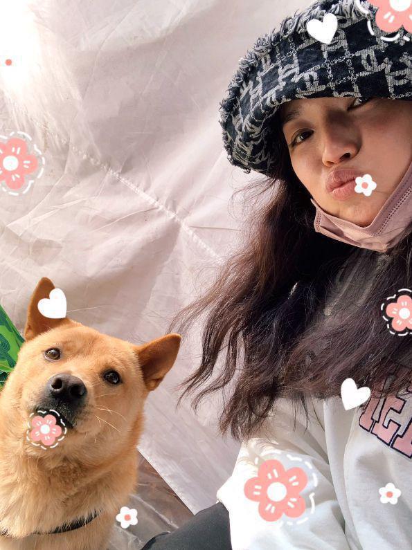 47岁舒淇晒无修图全素颜，脸上雀斑明显无皱纹