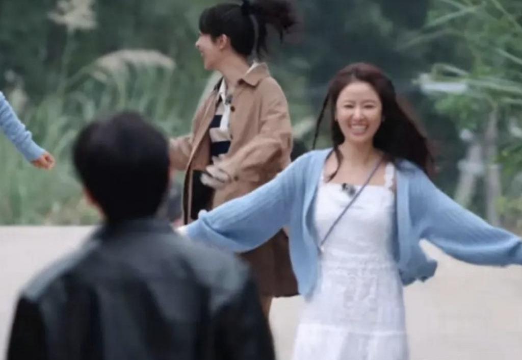 表面夫妻复出捞钱，竟拿女儿来炒作？