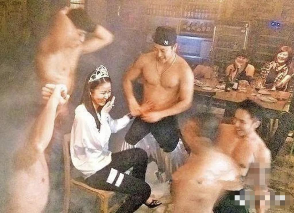 表面夫妻复出捞钱，竟拿女儿来炒作？