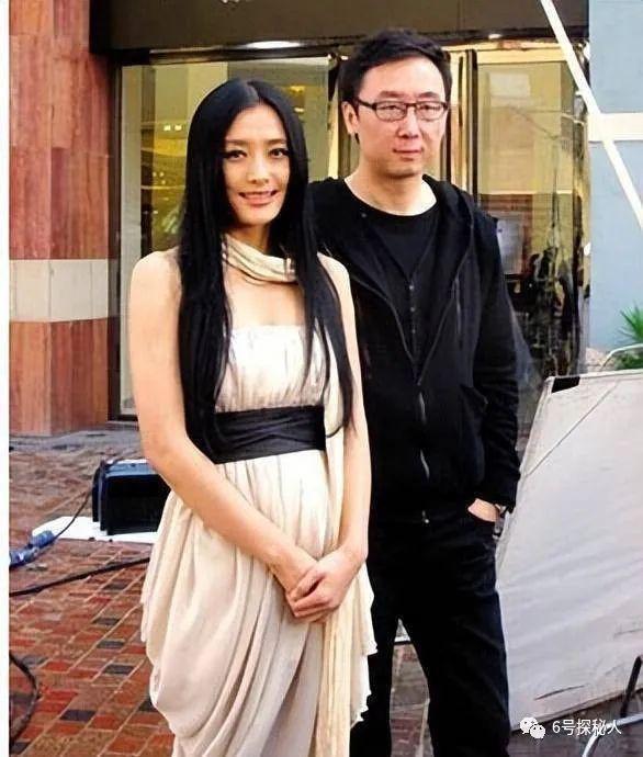 事实证明，44岁的秦岚如今已走进了一个“怪圈”