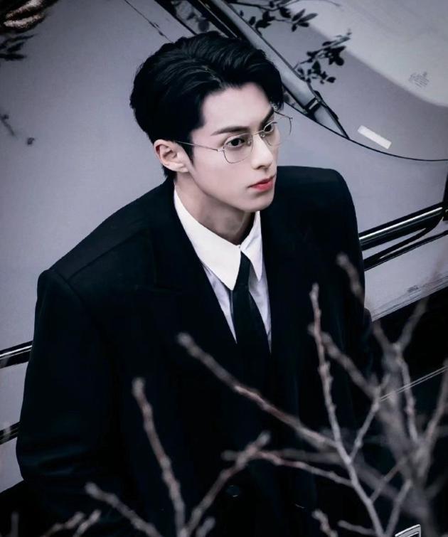 当演员被督促提升演技时，导演就不需要努力了吗？