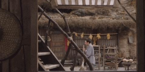 当演员被督促提升演技时，导演就不需要努力了吗？