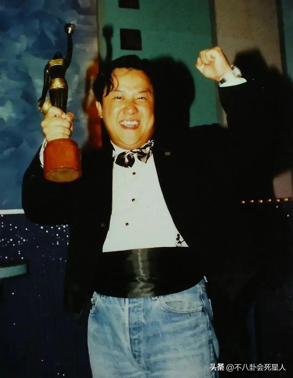 继杜旭东曹查理后，70岁曾志伟也道歉了，却招来一片骂声