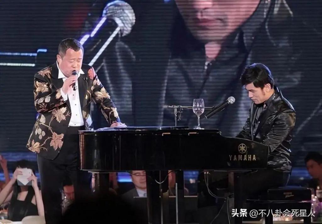 继杜旭东曹查理后，70岁曾志伟也道歉了，却招来一片骂声