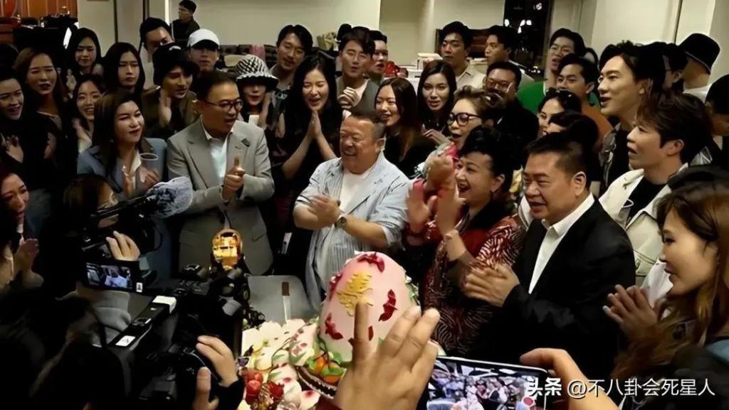 继杜旭东曹查理后，70岁曾志伟也道歉了，却招来一片骂声