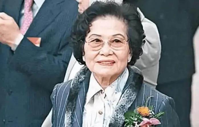 香港豪门最强的妈，还是她？