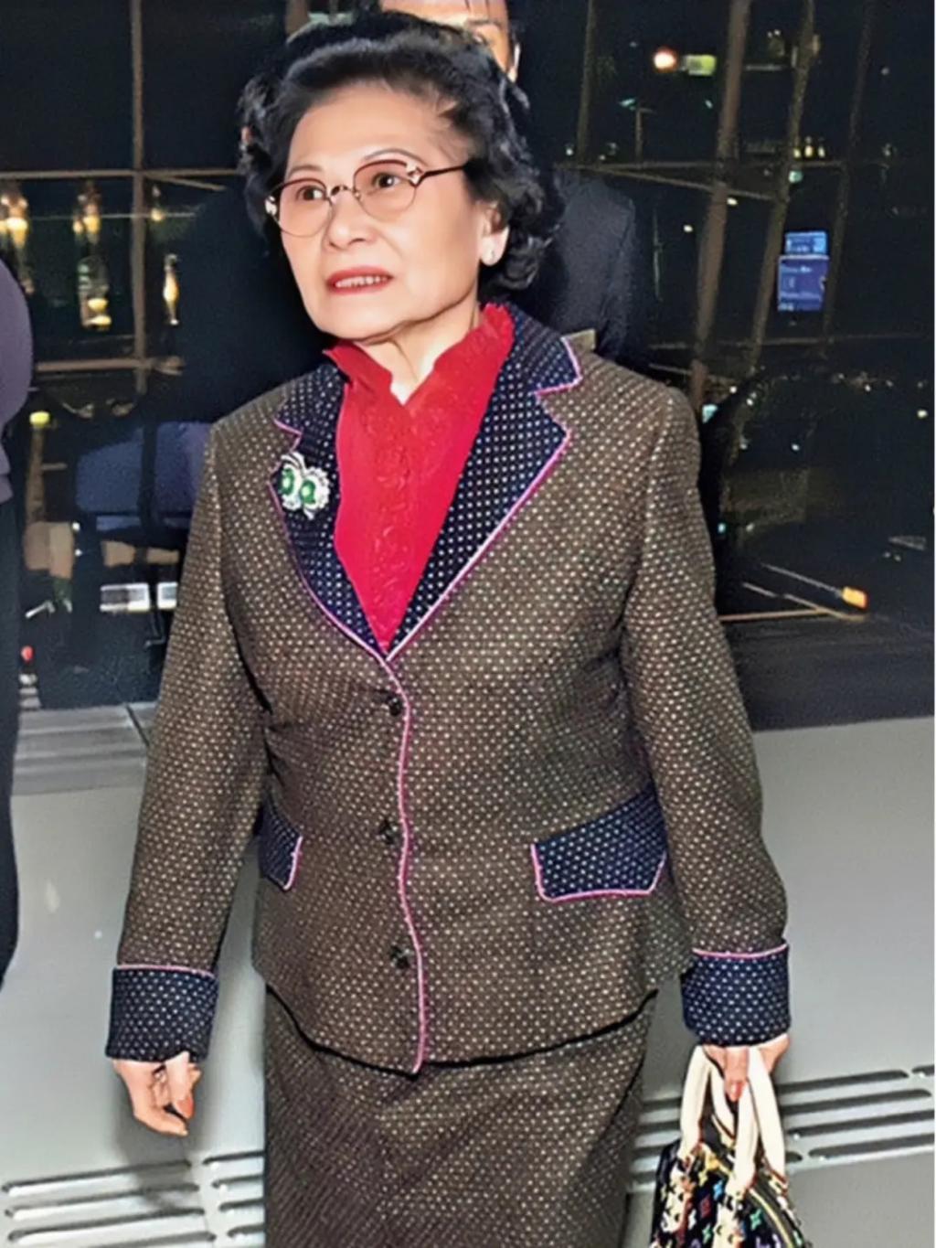 香港豪门最强的妈，还是她？