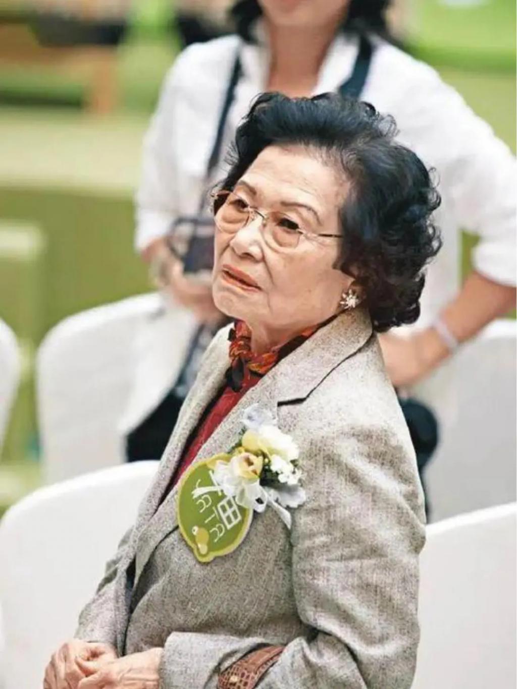 香港豪门最强的妈，还是她？