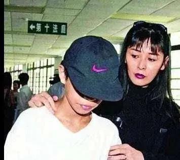 身为名人的私生子，最后的命运如何…
