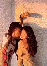 震惊！他不是有女朋友了吗？？