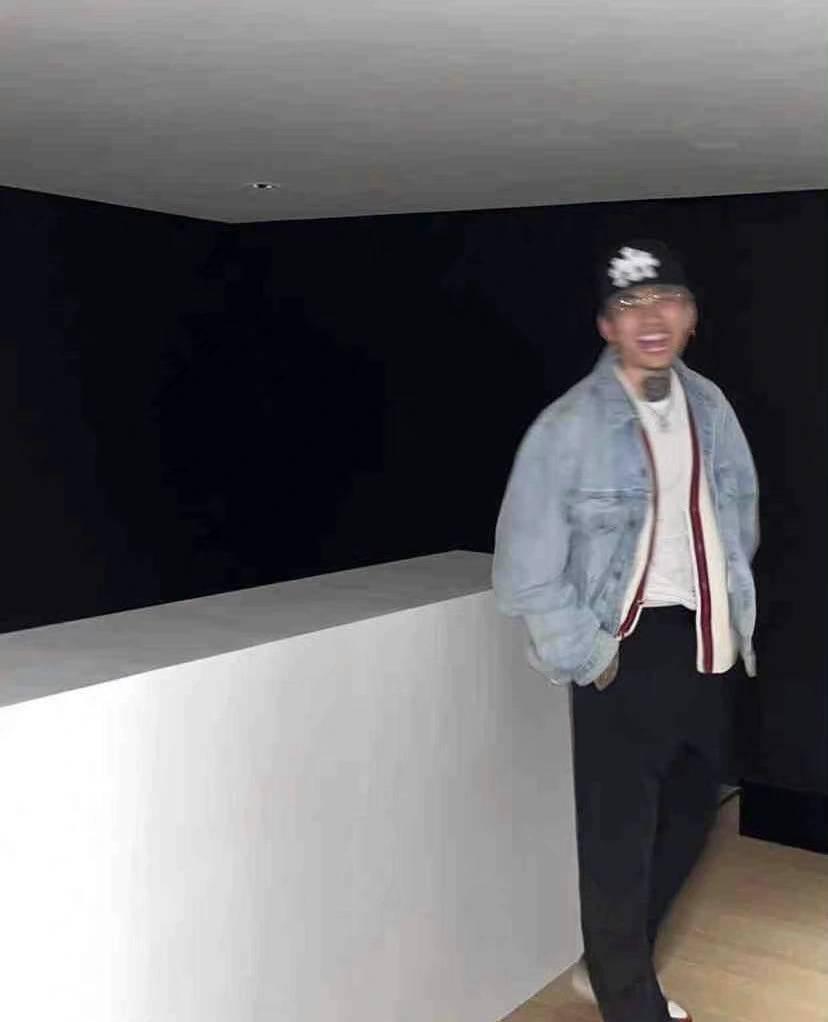 震惊！他不是有女朋友了吗？？