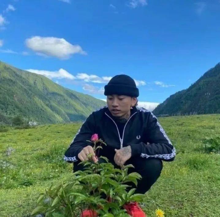 震惊！他不是有女朋友了吗？？