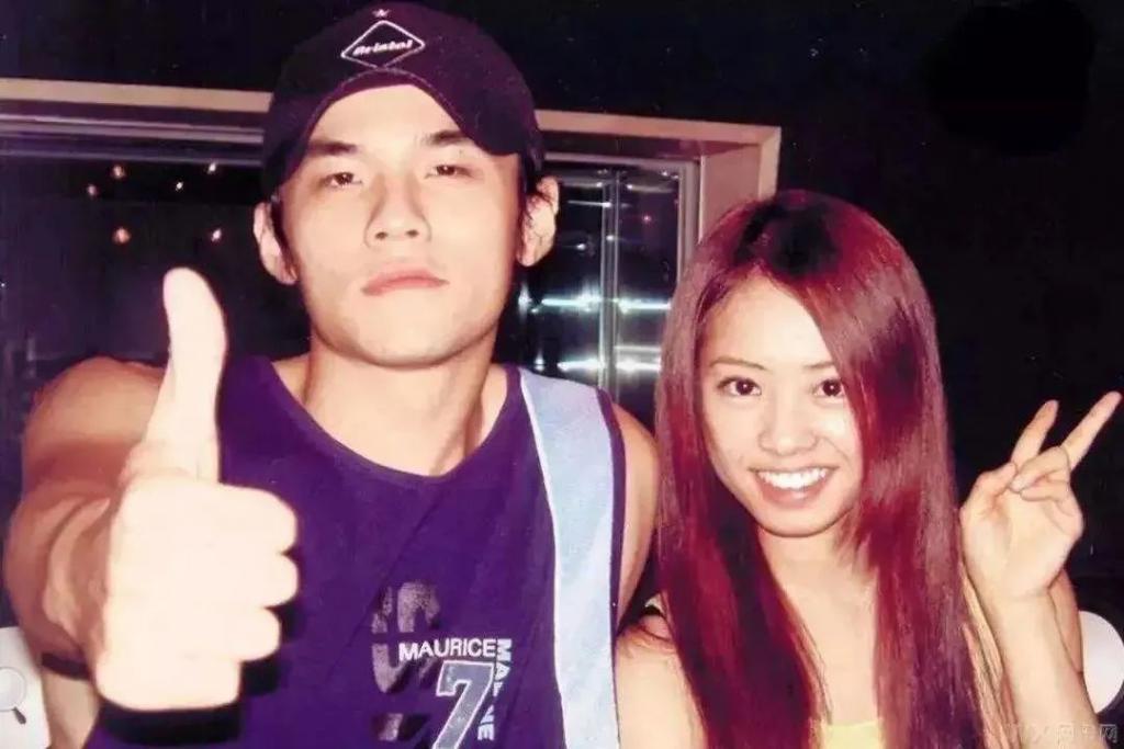 震惊！他不是有女朋友了吗？？