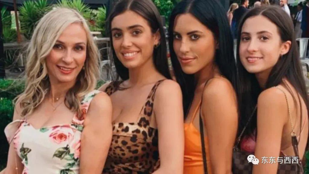 被顶流老公PUA到没朋友，吃饭穿衣都做不了主，离婚还是死撑