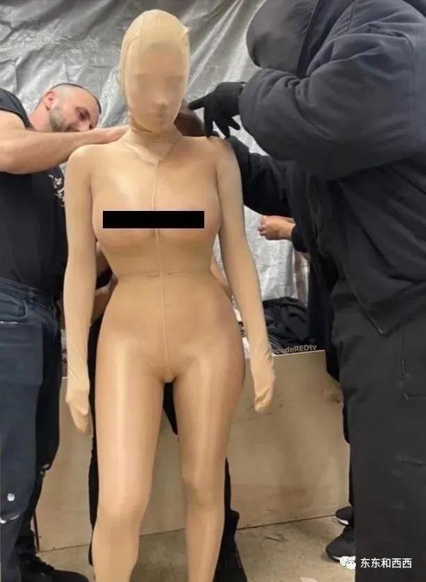 被顶流老公PUA到没朋友，吃饭穿衣都做不了主，离婚还是死撑