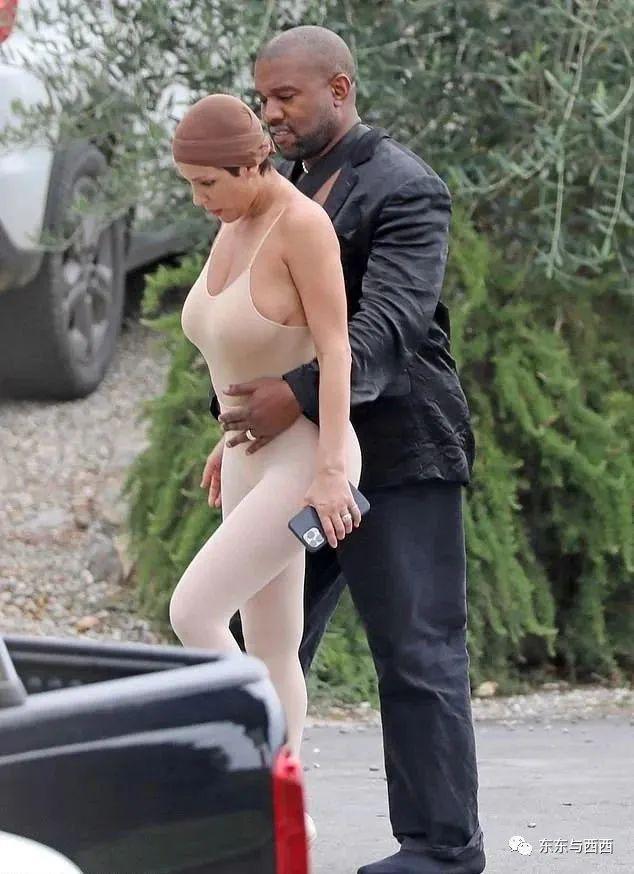 被顶流老公PUA到没朋友，吃饭穿衣都做不了主，离婚还是死撑