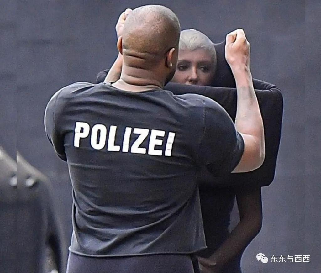 被顶流老公PUA到没朋友，吃饭穿衣都做不了主，离婚还是死撑