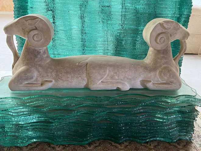 李玟离世快满5个月，甄妮想卖掉昔日收藏的古董做慈善