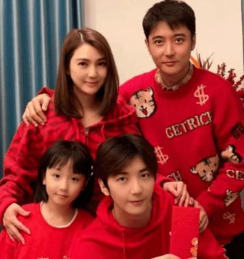 张镐濂否认洪欣张丹峰婚变：他们很恩爱