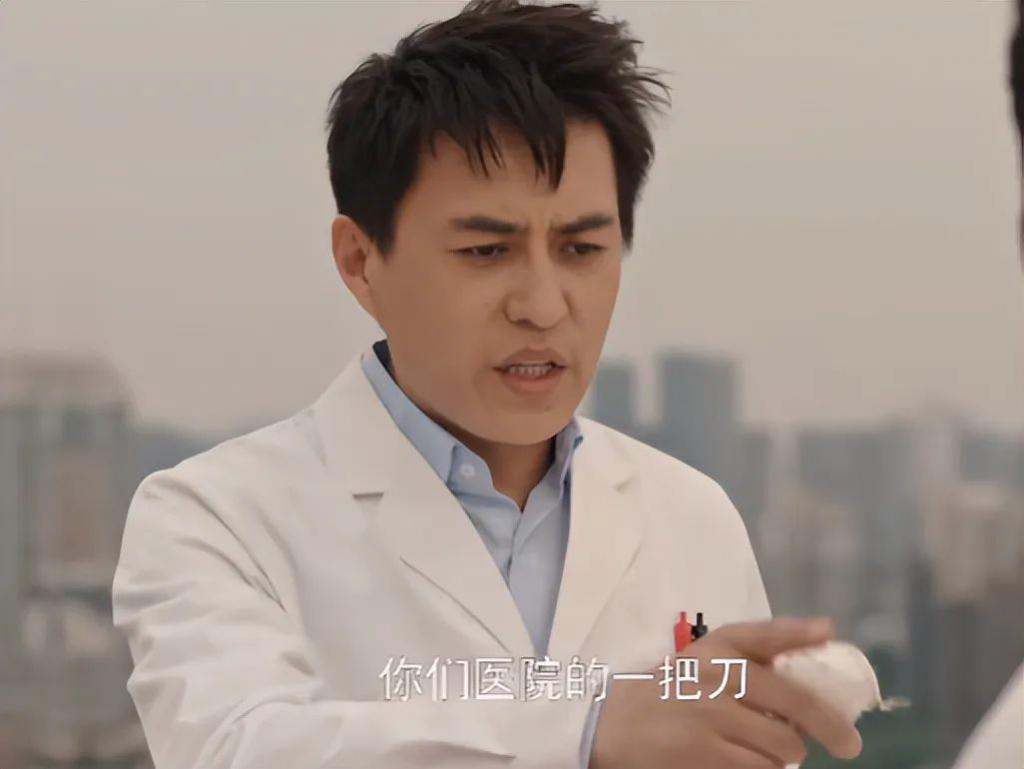 全程摇头晃脑表情狰狞，靳东带来“国家一级演员”教科书式演技