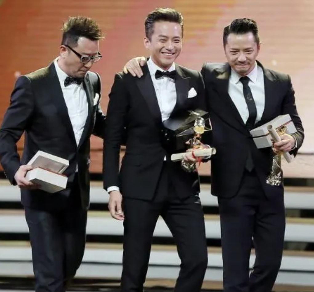 《涉过愤怒的海》路演：徐峥李现吴磊都来站台，周迅黑丝袜美翻了