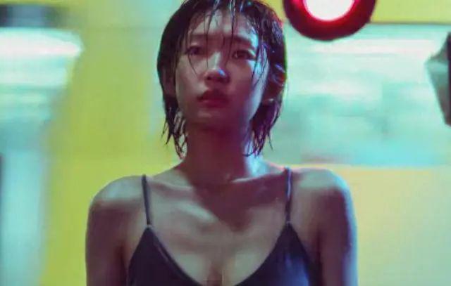 《涉过愤怒的海》路演：徐峥李现吴磊都来站台，周迅黑丝袜美翻了