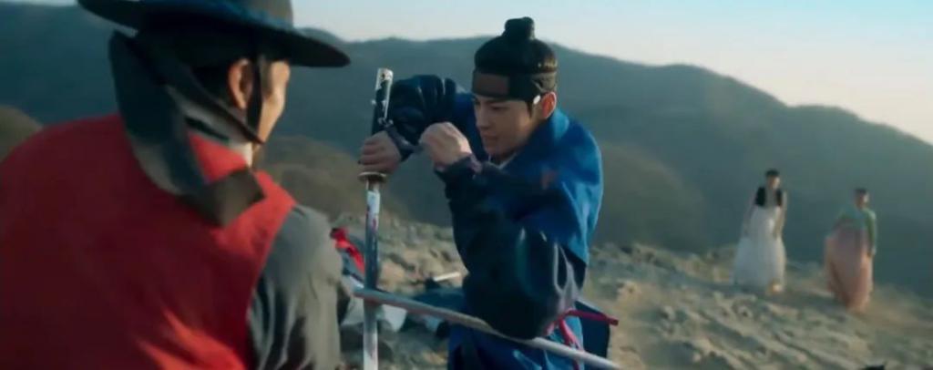 等这么久，他终于脱了