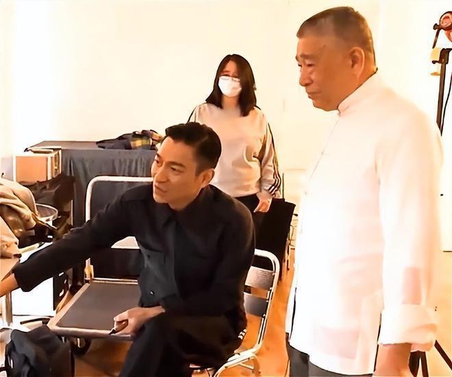 刘德华父亲因病去世，父子俩最后公开合影曝光