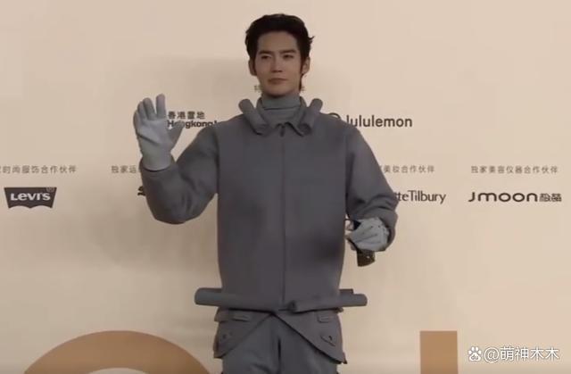 女明星时尚盛典太拼了！热巴造型又被吐槽，娜扎赢麻了