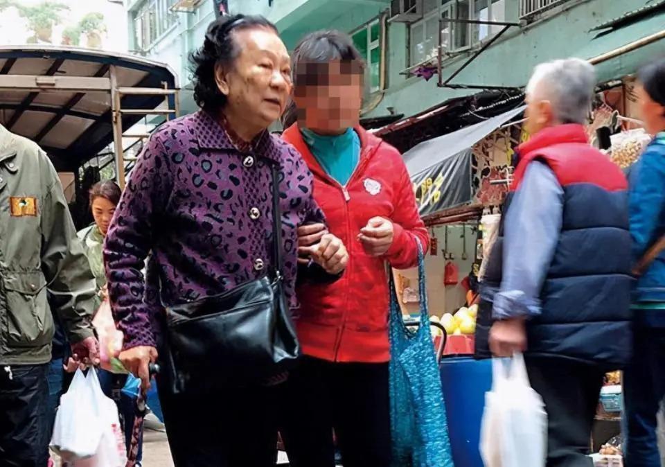 刘德华父亲病逝，曾患膀胱癌，华仔悲痛证实：正处理他的身后事