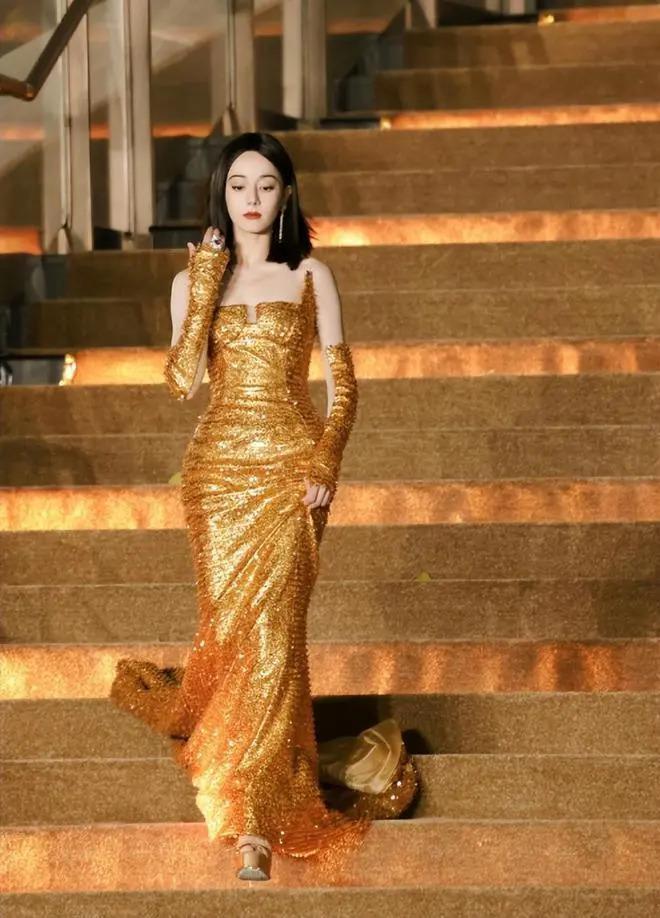 Vogue盛典红毯：娜扎碾压热巴，奚梦瑶超模归来