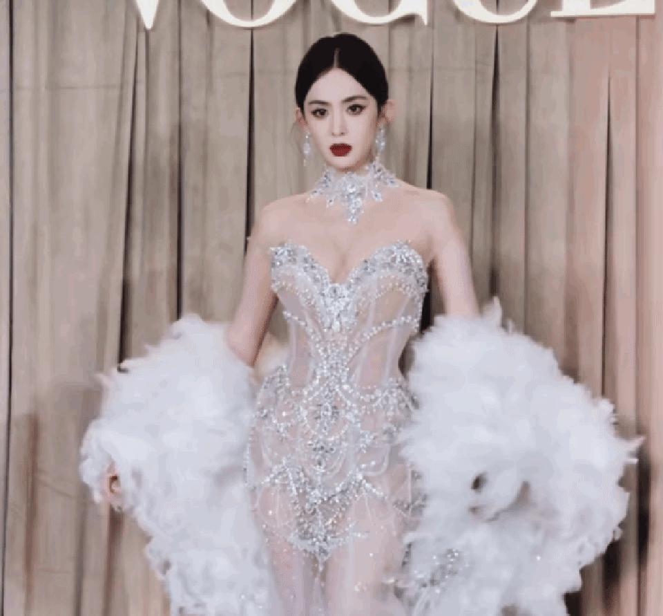 Vogue盛典红毯：娜扎碾压热巴，奚梦瑶超模归来