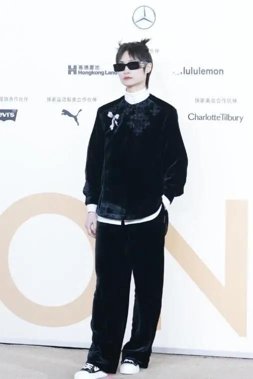 Vogue盛典红毯：娜扎碾压热巴，奚梦瑶超模归来