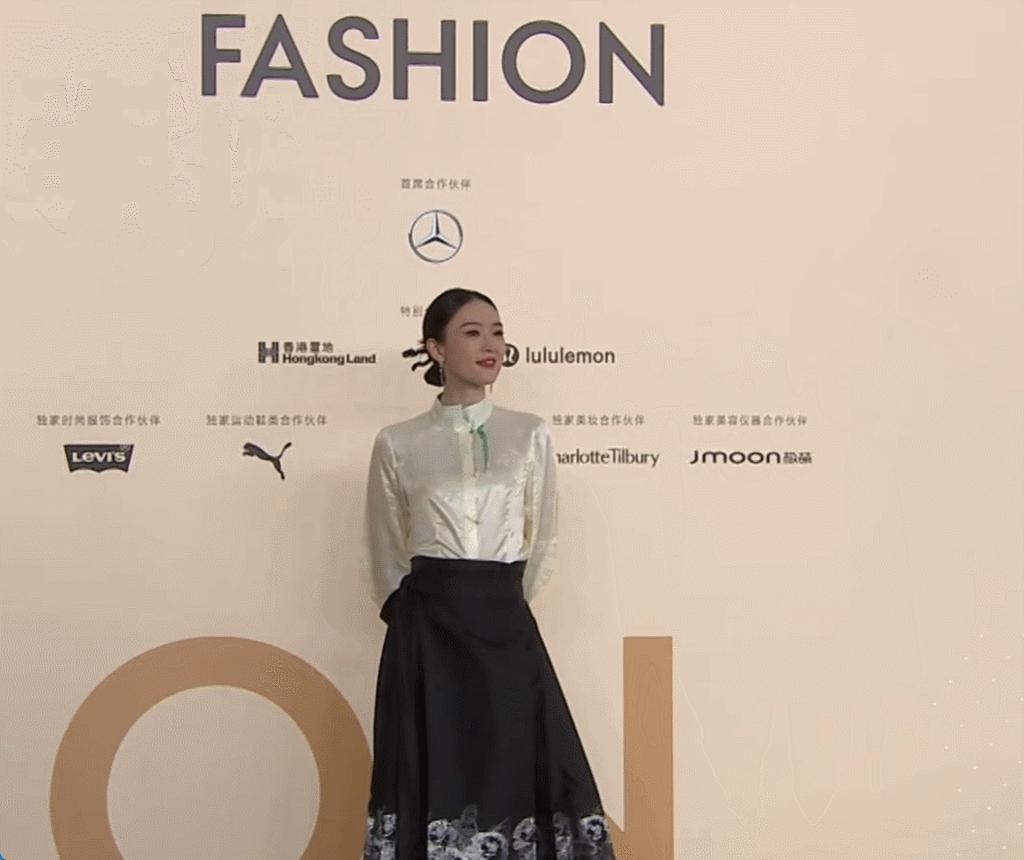 Vogue盛典红毯：娜扎碾压热巴，奚梦瑶超模归来