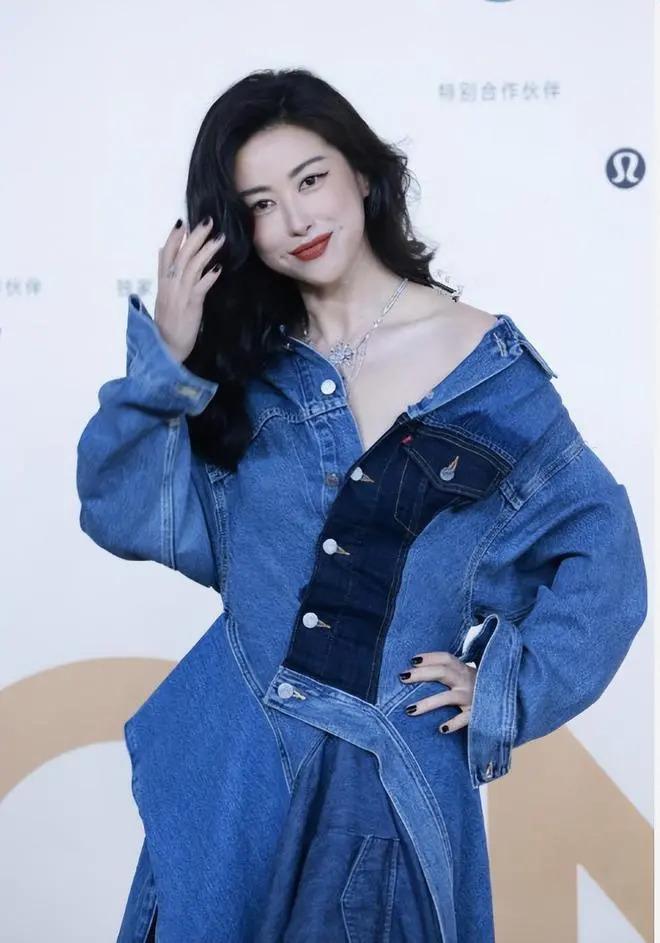 Vogue盛典红毯：娜扎碾压热巴，奚梦瑶超模归来