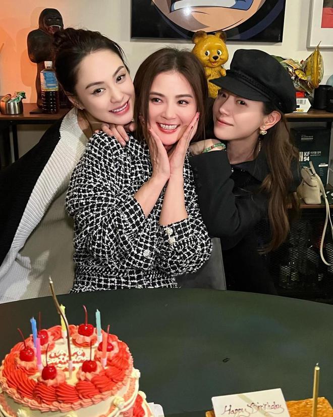 蔡卓妍41岁生日阵仗大！陈妍希吴千语齐聚美女如云