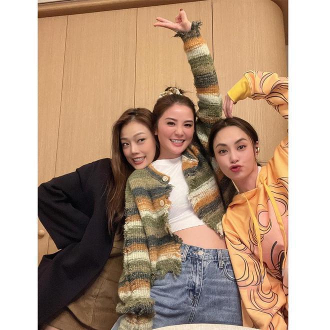 蔡卓妍41岁生日阵仗大！陈妍希吴千语齐聚美女如云