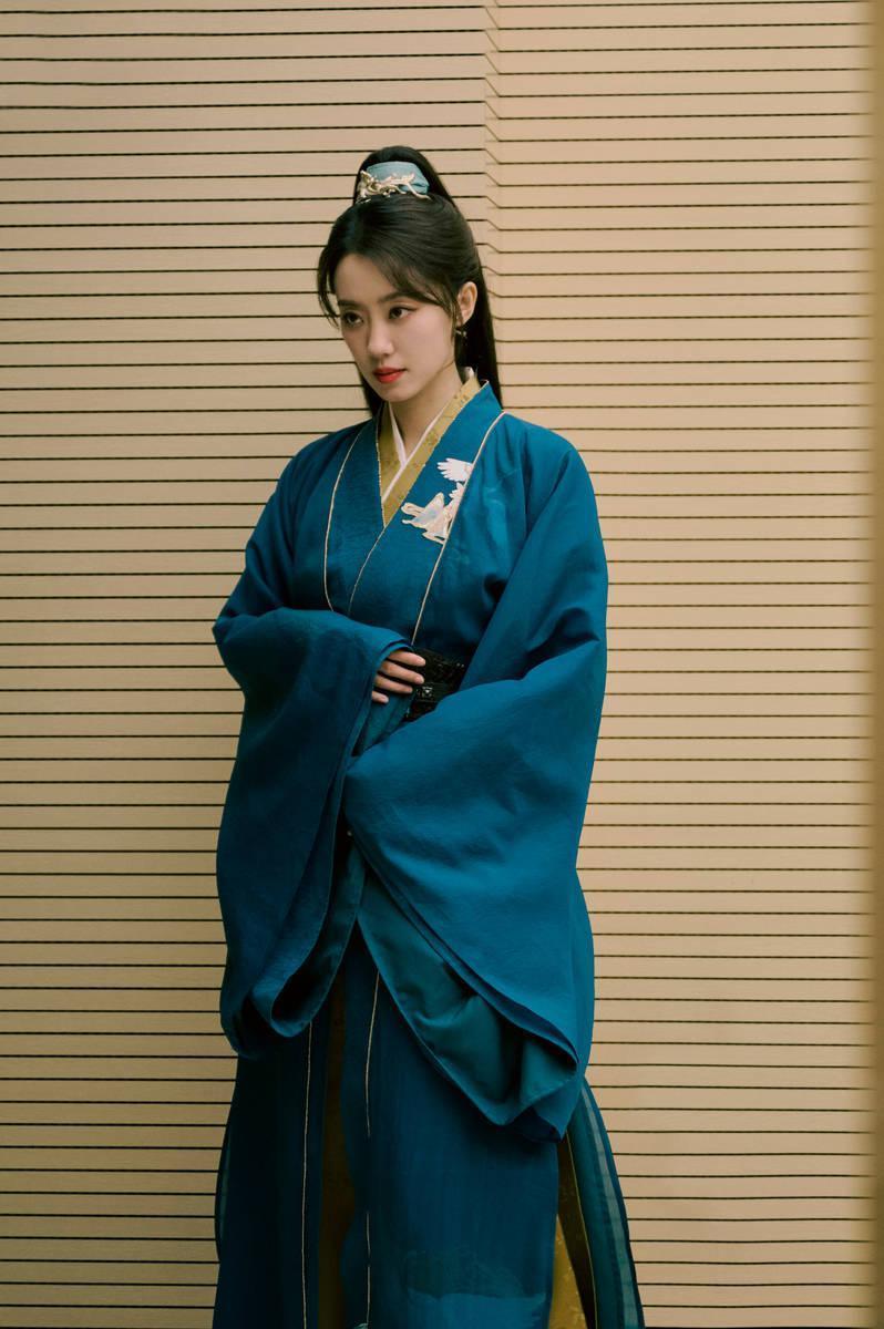 张小斐古装造型曝光 录节目变身女侠
