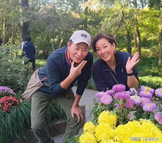 李静为戴军庆生，两人游植物园品美食，二十年友谊简单纯粹