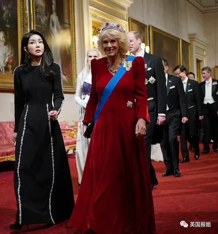 英王室为韩总统办奢华国宴！最抢镜的是凯特王妃的红衣美腿